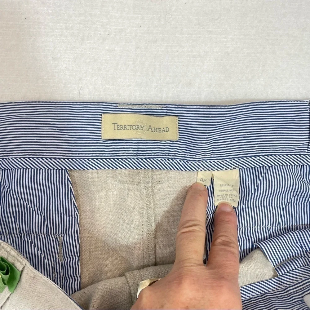 Territory Ahead 100% Linen flat front stretch waist men’s beige shorts, Sz 42‍‍‍